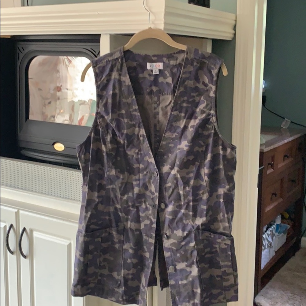 Camouflage vest